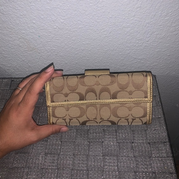 Coach Gold and Tan Signature Wallet - Picture 4 of 12